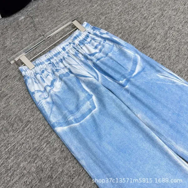 Design Wide-Leg Distressed Wash Denim Jeans - 4
