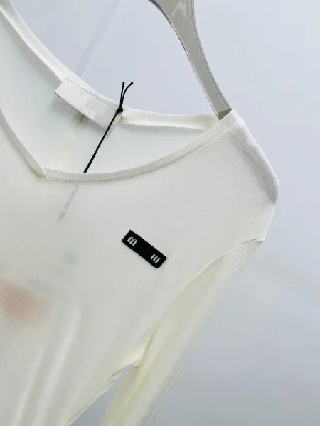 Design Long Sleeve V-Neck Base Layer Cream Top - 15