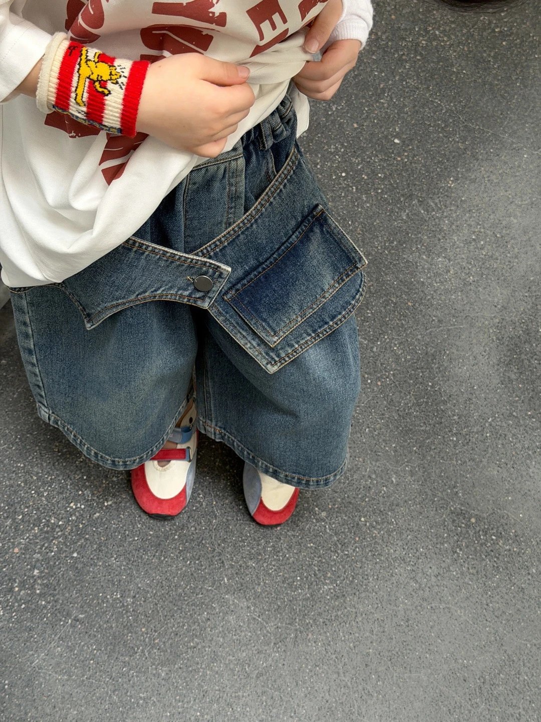 Wide-Leg Denim Pants with Asymmetrical Pocket Detail + White