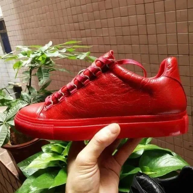 红色低帮