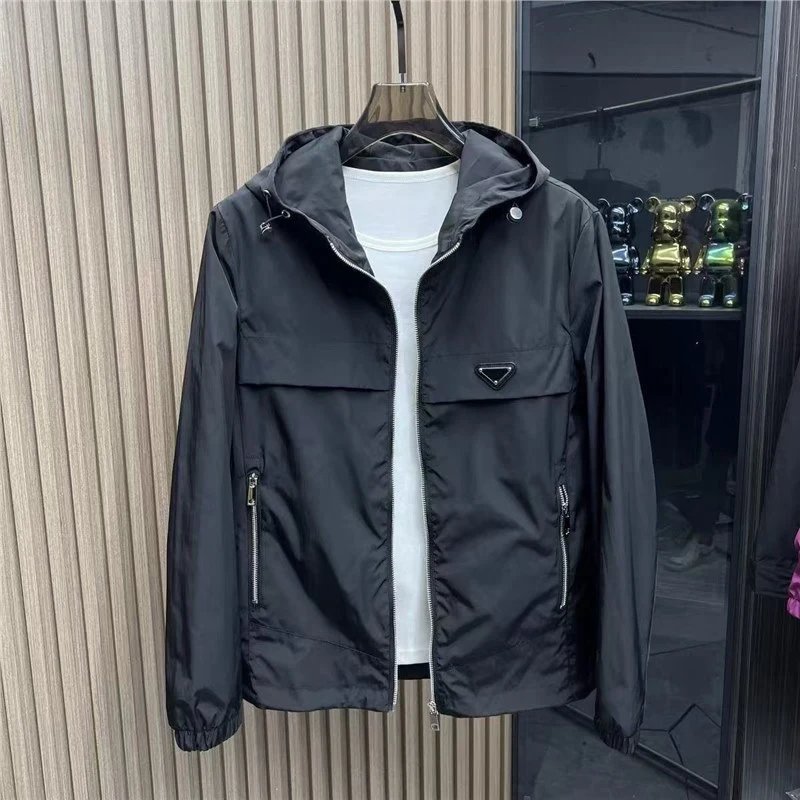 CORTAVIENTOS PRADA new (coged una talla más)