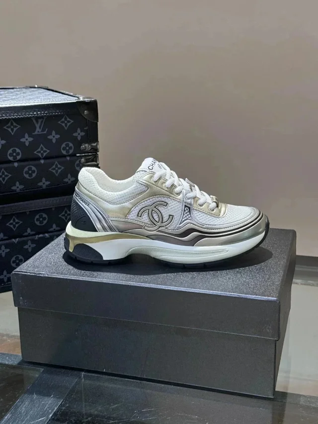 Chanel Sneakers Chunky mesh low-top with interlocking CC logo product detail image 11