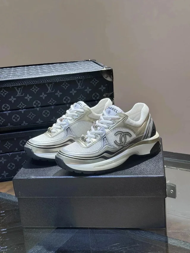 Chanel Sneakers Chunky mesh low-top with interlocking CC logo product detail image 8