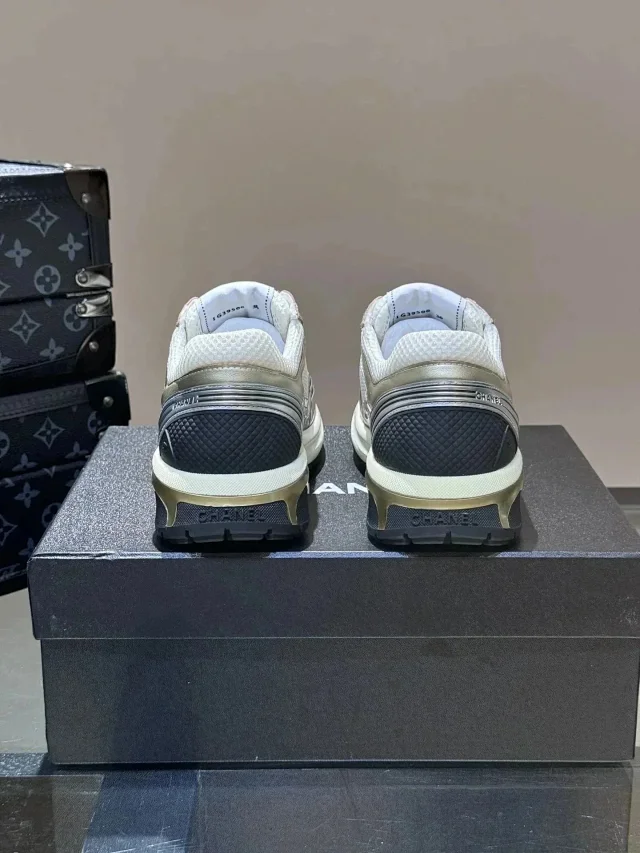 Chanel Sneakers Chunky mesh low-top with interlocking CC logo product detail image 10