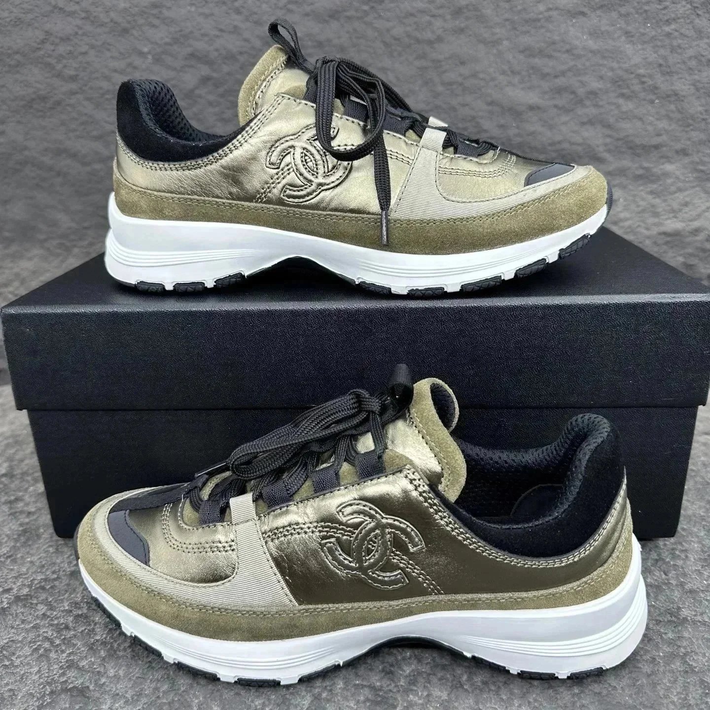 Chanel Sneakers Chunky mesh low-top with interlocking CC logo — 28
