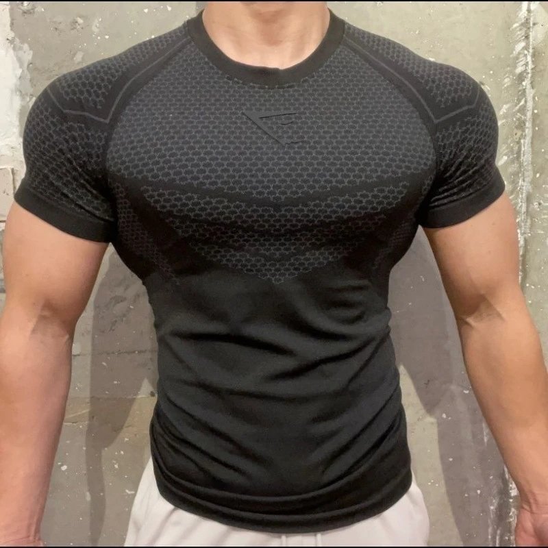 Gymshark Men's Seamless Short Sleeve T-Shirt product photo 3