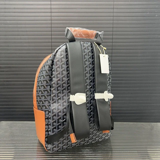 Goyard Backpacks Chevron-print zip backpack with front pocket product detail image 6