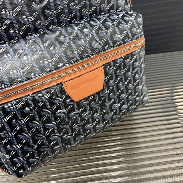 Goyard Backpacks Chevron-print zip backpack with front pocket product detail image 7