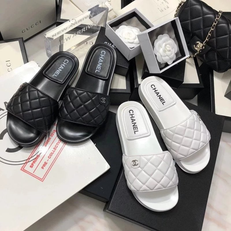 Chanel slides