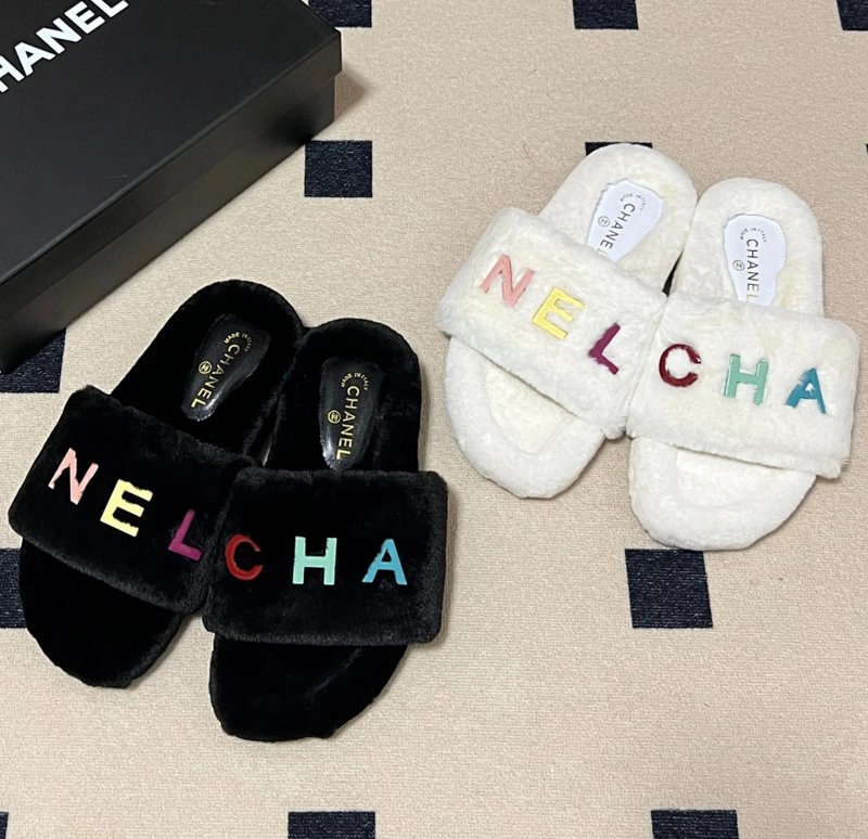 Chanel slides