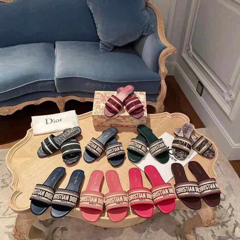 D Logo Dior