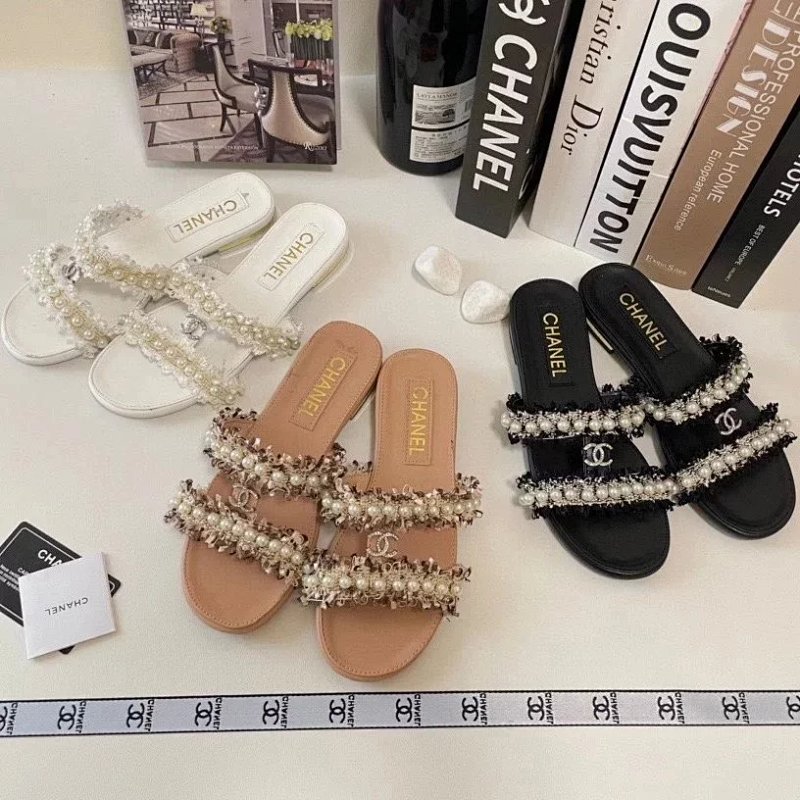 Chanel slides