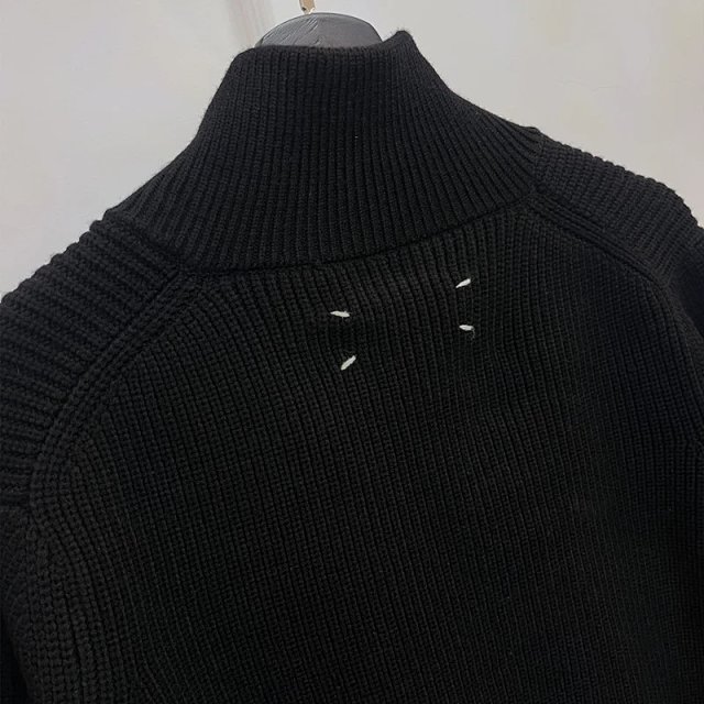 Stylish sweater: seller detail photo 3