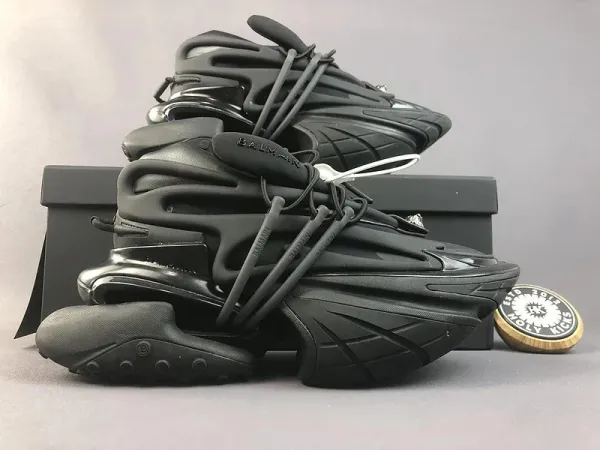 Balmain x Holly Kicks Balmain Runner White/Black Chunky Sneakers - 6