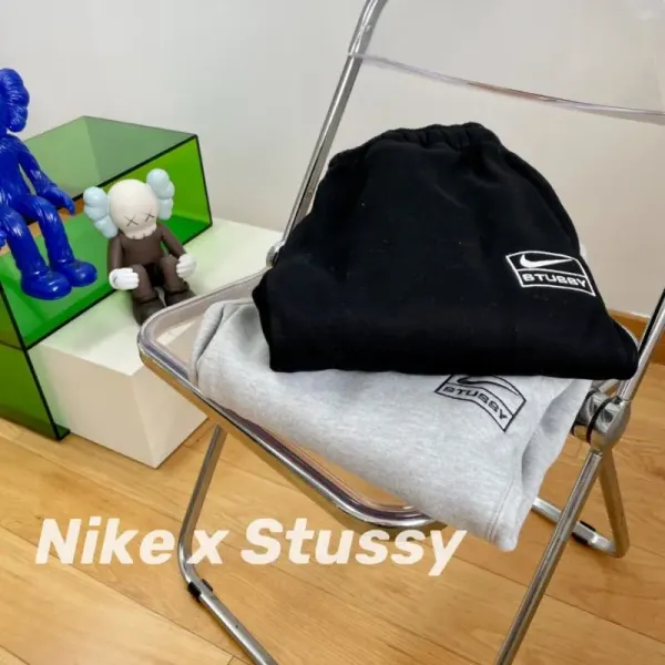 Nike Sportswear Club Fleece Gray Sweatpants - 10