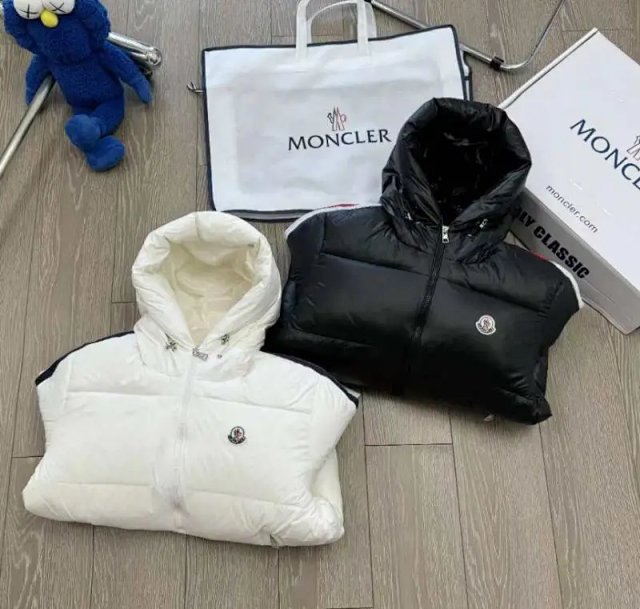 Moncler down jacket: seller detail photo 5
