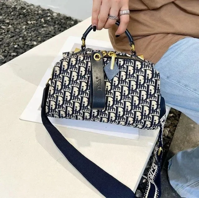 Unbranded Crossbody Bags Monogram Print Bag product detail image 4