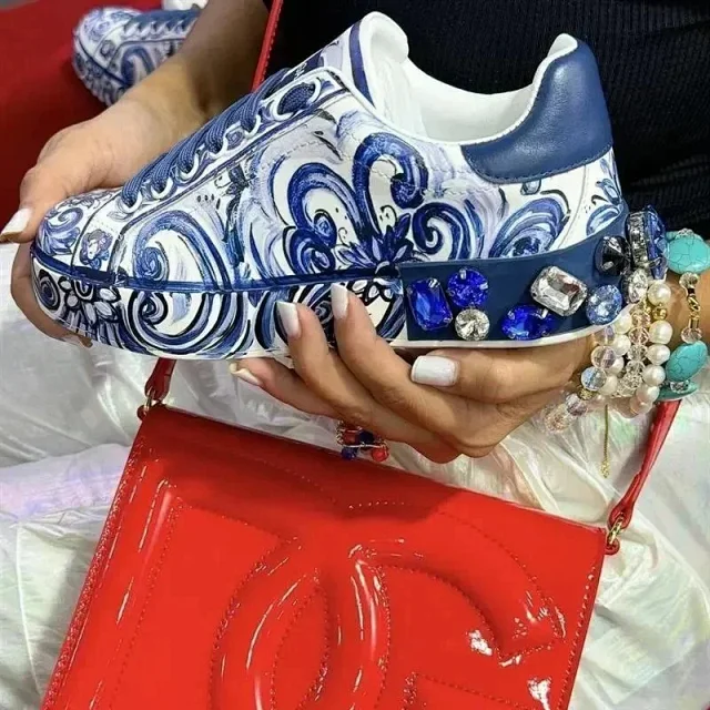 Dolce & Gabbana Sneakers Graffiti-print embellished low-top product detail image 2