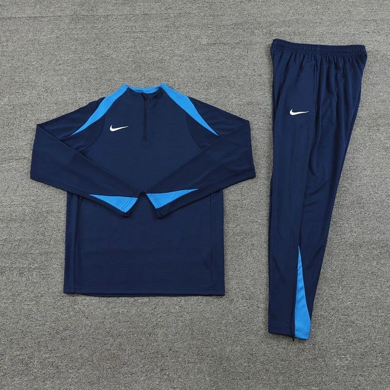 Training uniform 18