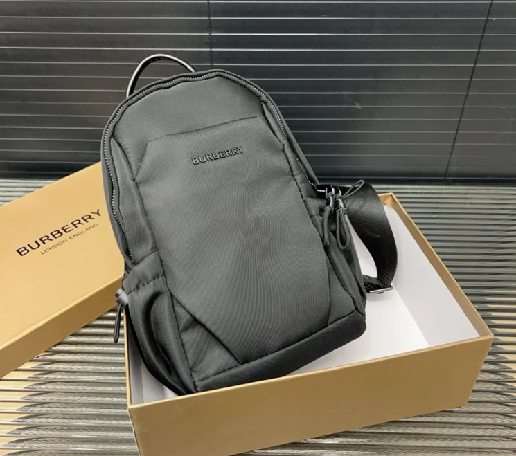 Burberry Crossbody Bags Check-pattern zip bag — Top Quality 22