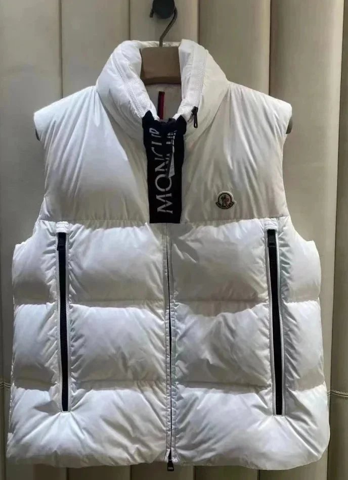 Moncler Down Jackets Hooded quilted puffer — 31
