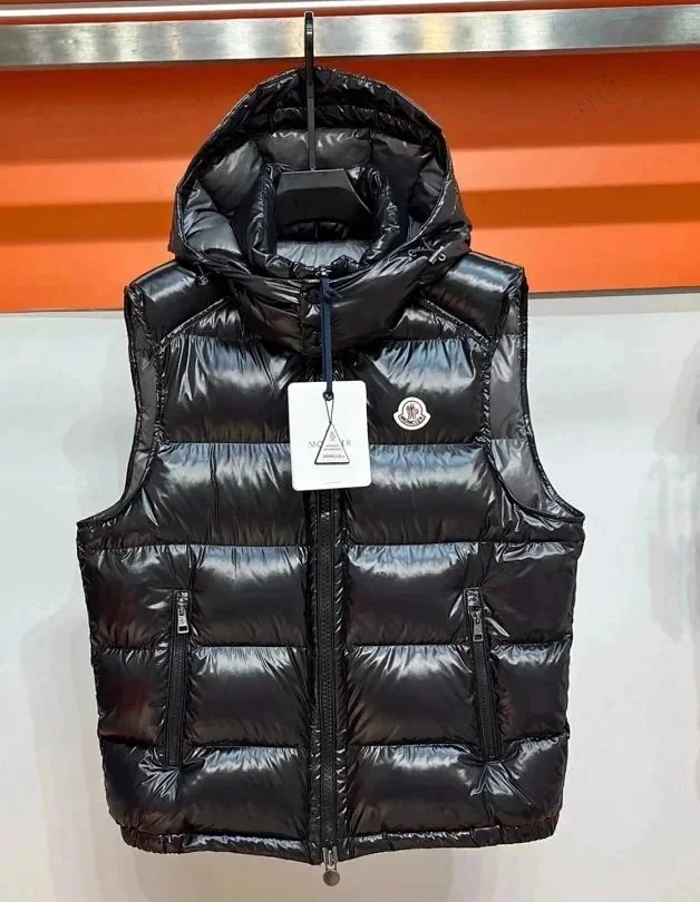 Moncler Down Jackets Hooded quilted puffer product detail image 7