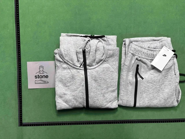 Nike Tracksuits Reflective zip-up hooded tracksuit product detail image 2