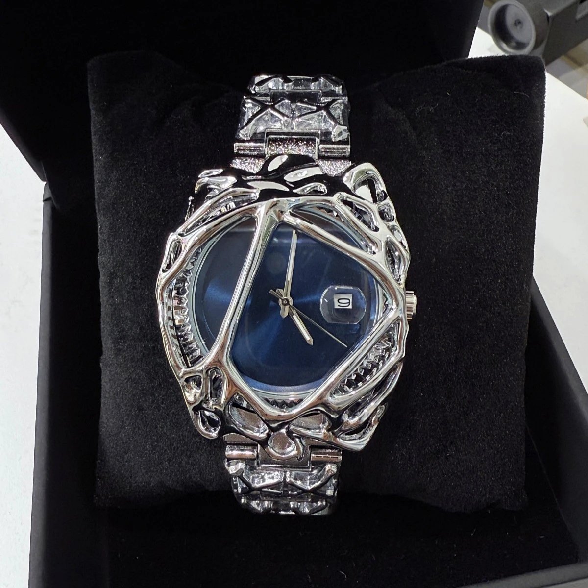 Original Alabaster-Style Vintage Irregular Niche Watch for Men & Women