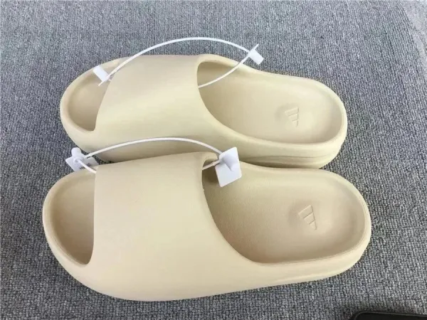 Adidas Yeezy Slide Granite Sneakers - 8