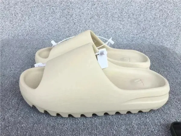 Adidas Yeezy Slide Granite Sneakers - 7