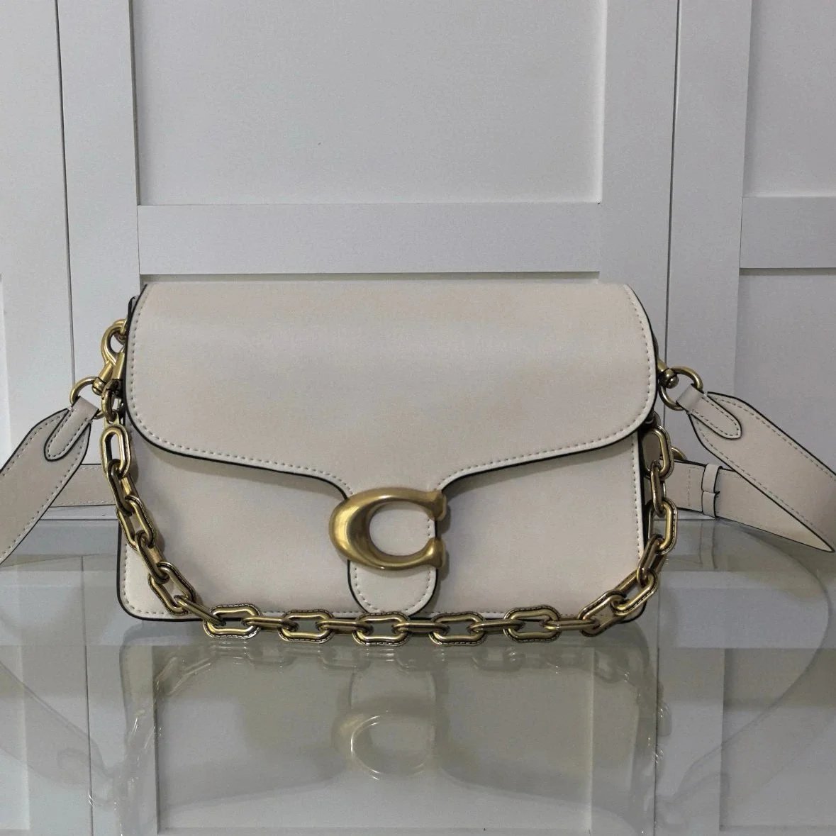 White size 26: 16.5 * 8.5