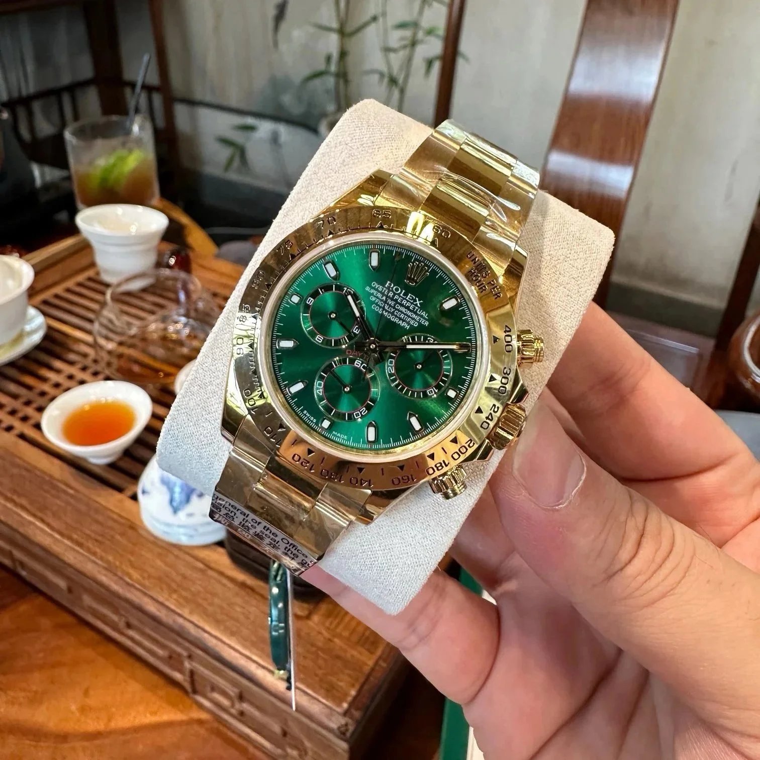 Rolex Daytona Everose Gold Green Dial Chronograph Watch Watches