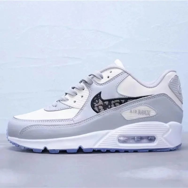 Nike Air Max 90 Sneakers