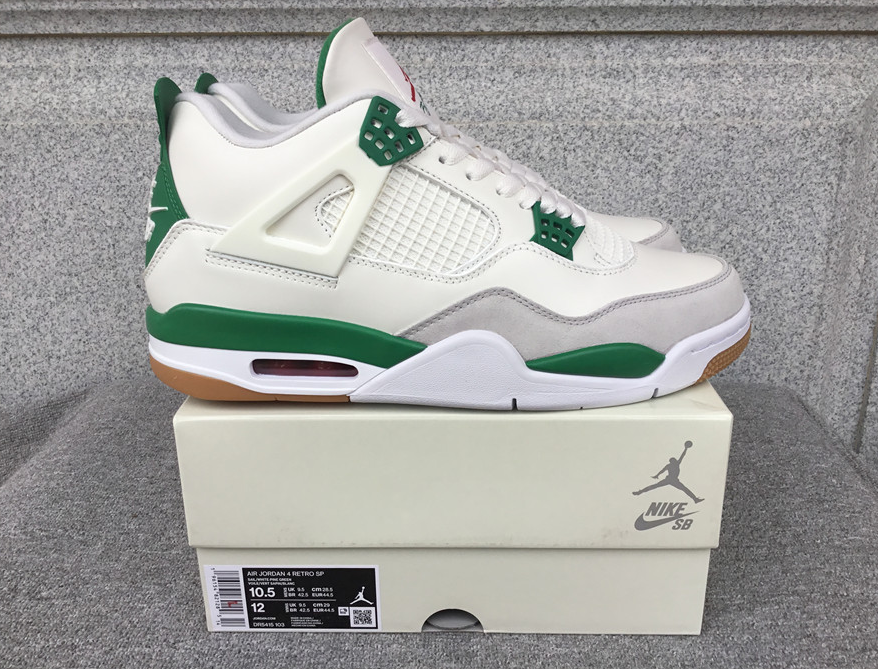 Air Jordan 4 Retro Sneakers