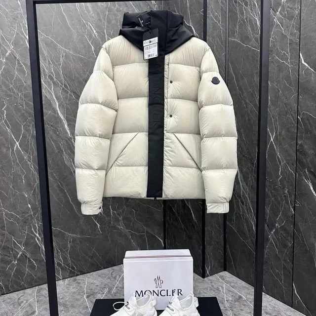 Moncler Down Jackets Hooded quilted puffer jacket product detail image 4