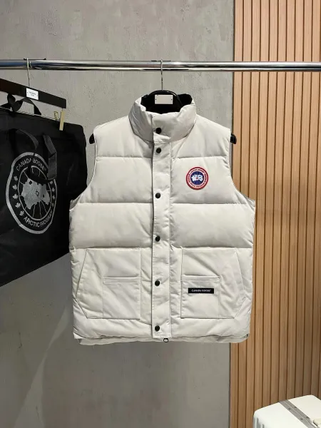 Canada Goose Arctic Program Vest White Outerwear - 1