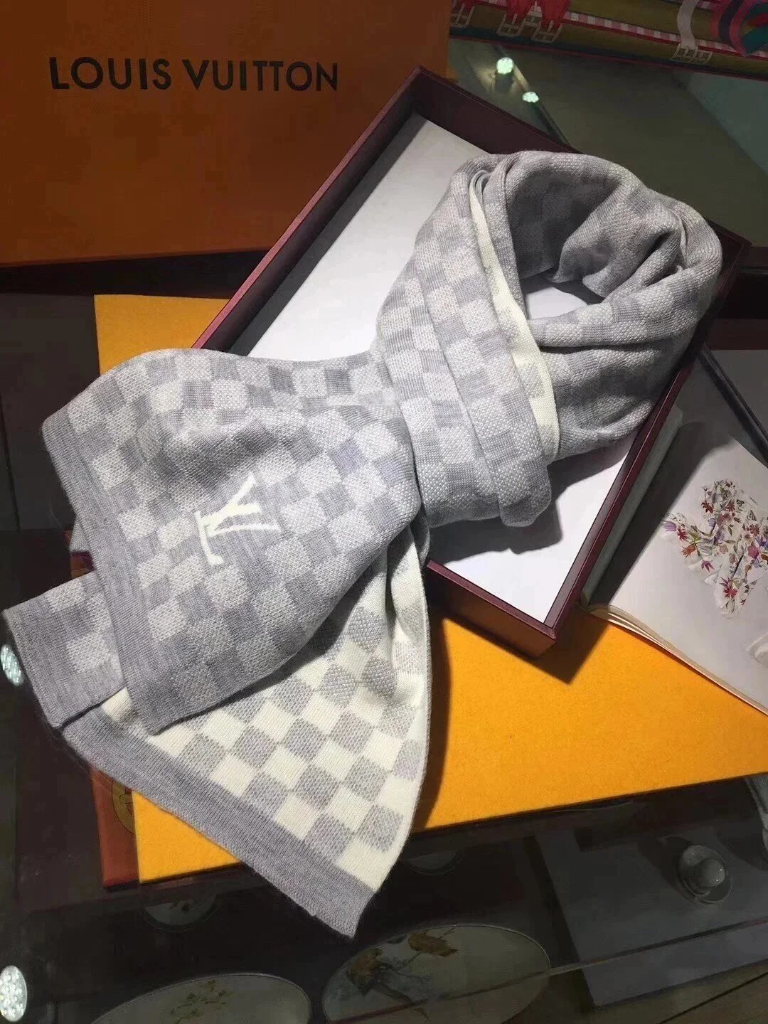 Fendi Scarf Luxury Wool Blend Fashionable Winter Accessories