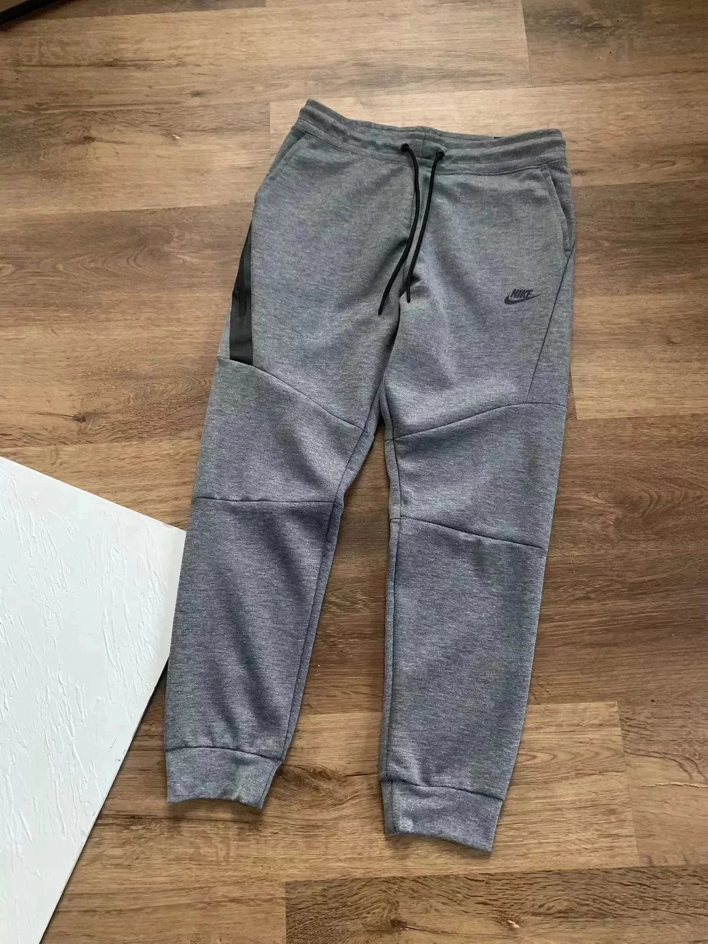 Grey 002