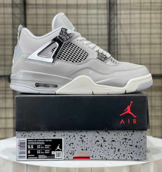 Air Jordan 4 Retro Sneakers