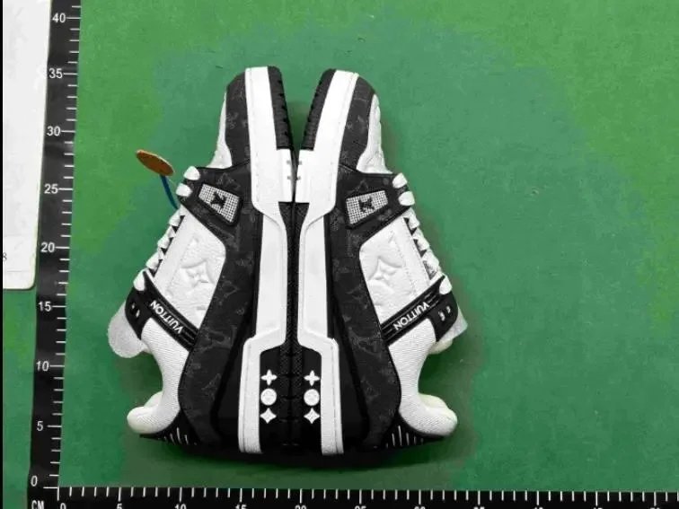 Louis Vuitton Sneakers