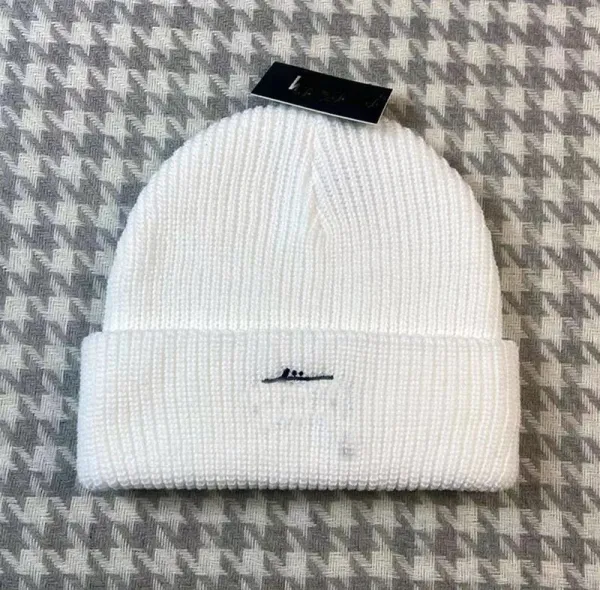 Maison Margiela Tabi Beanie White Hat - 1