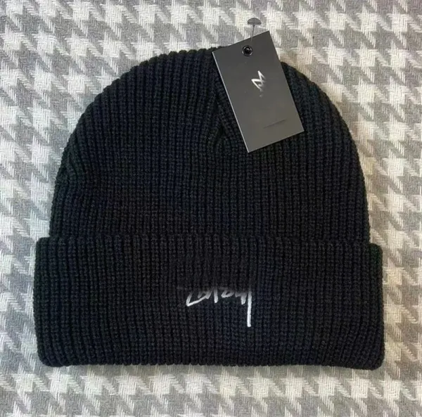 Maison Margiela Tabi Beanie White Hat - 6