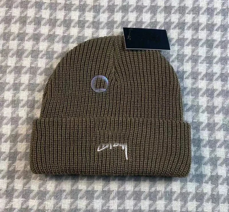 Maison Margiela Tabi Beanie White Hat - 9