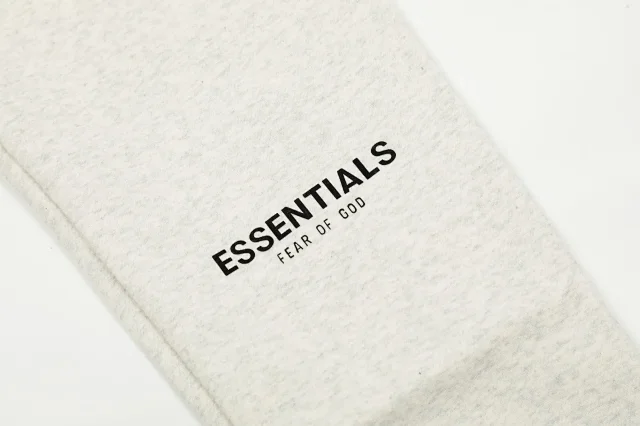 Fear of God ESSENTIALS logo-print hooded sweatshirt product detail image 11
