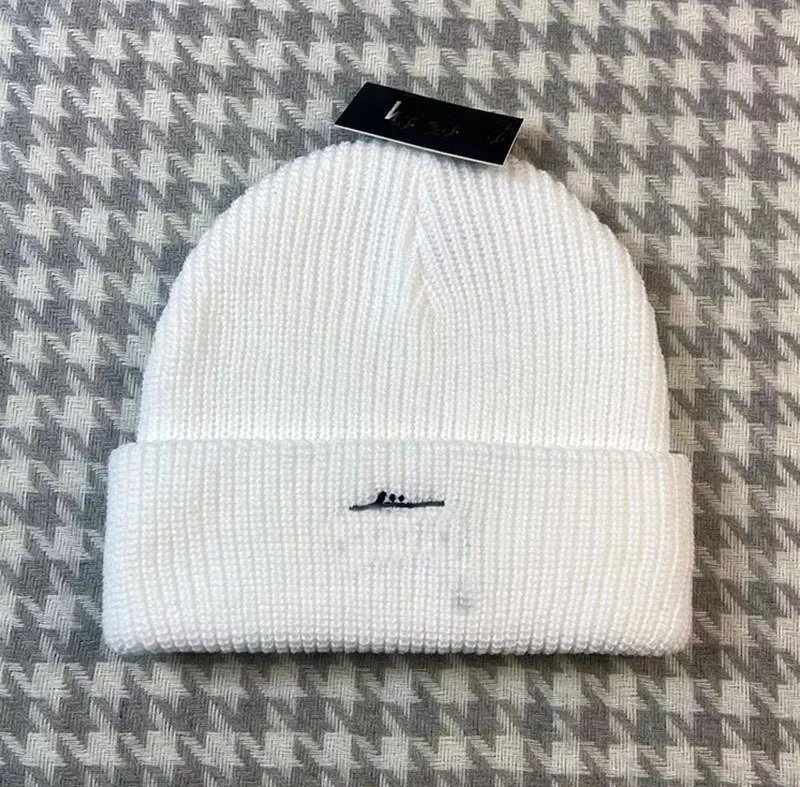Maison Margiela Tabi Beanie White Hat - 10
