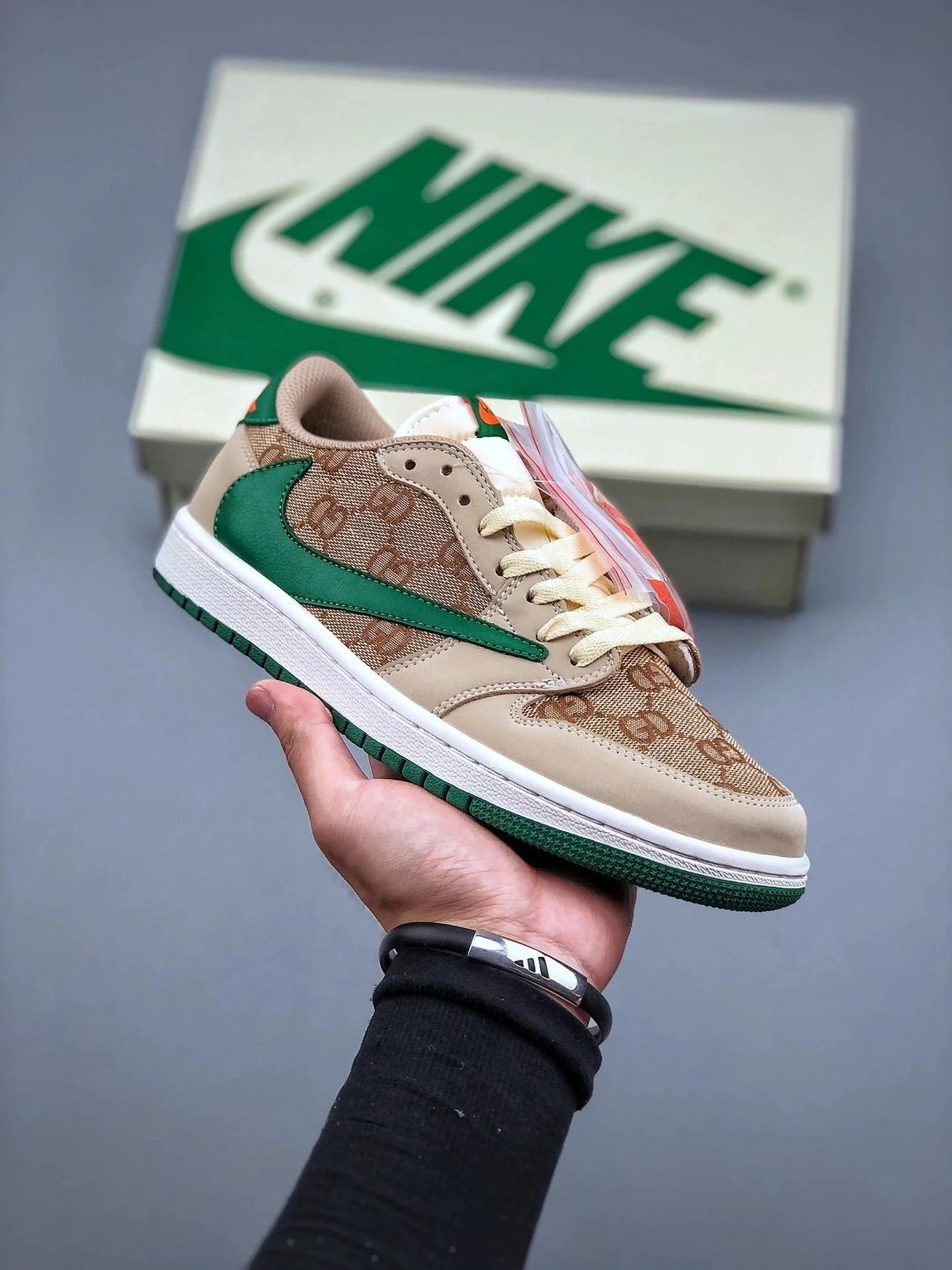 Air Jordan 1 Low 'Reverse Swoosh'