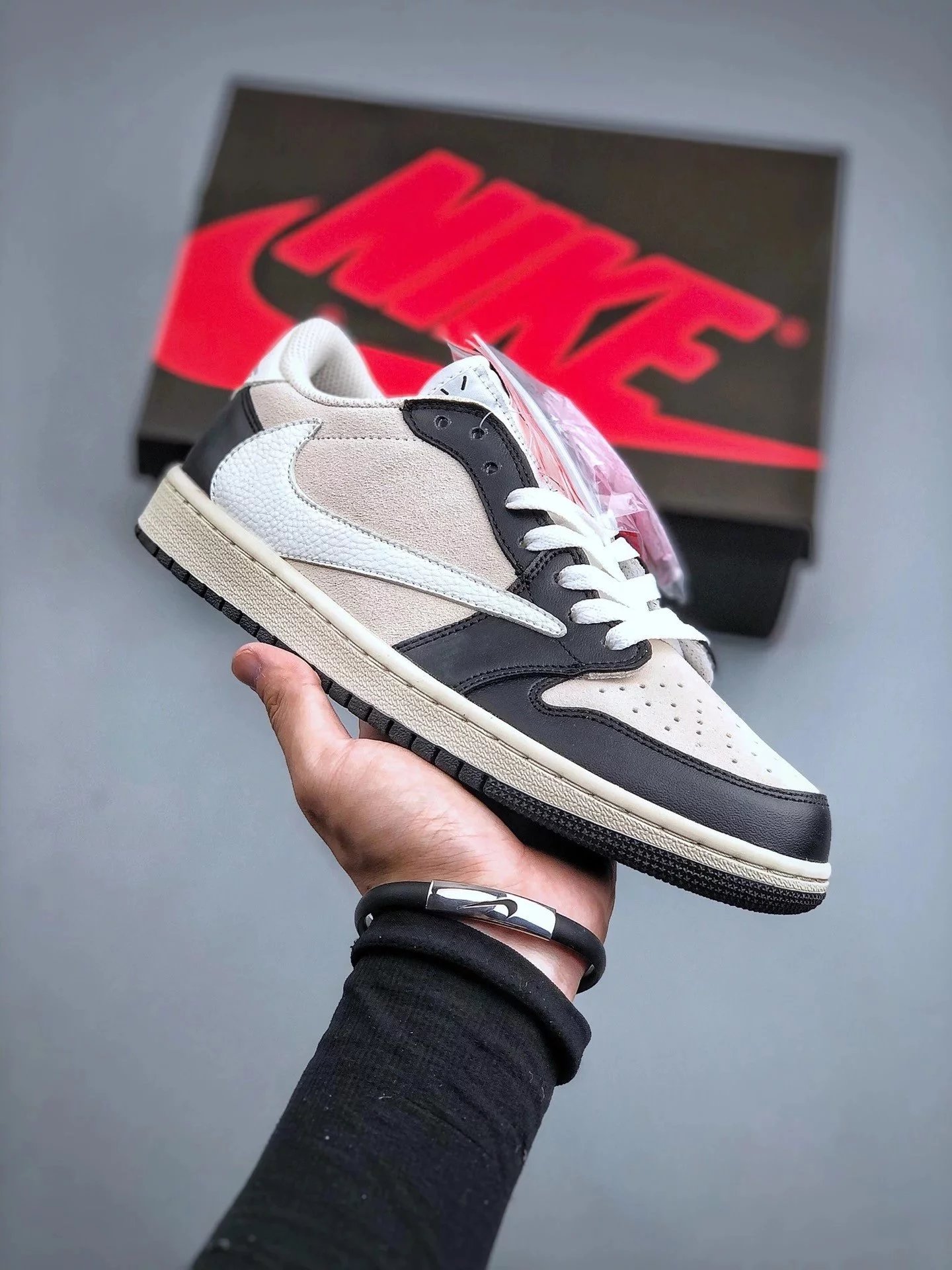 Air Jordan 1 Low 'Reverse Swoosh'