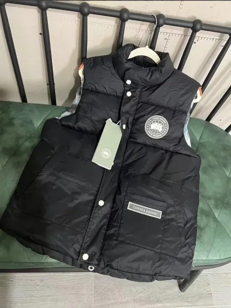 Canada Goose Freestyle Vest Black Down Vest - 1