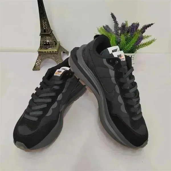 Nike x Fragment Design x sacai LDWaffle Gray Sneakers - 8