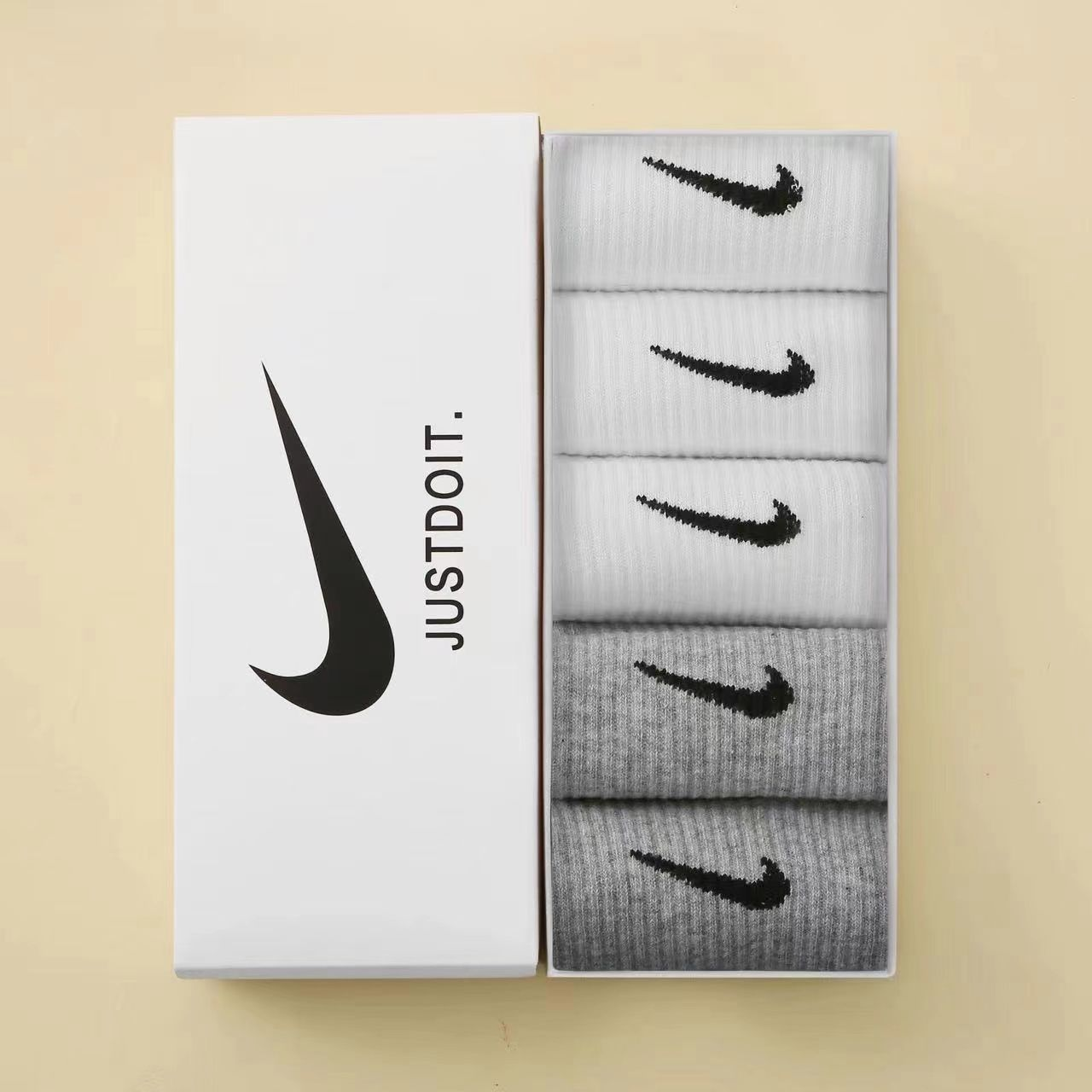 Nike Swoosh Logo Crew Socks Black and Gray Pack - 10